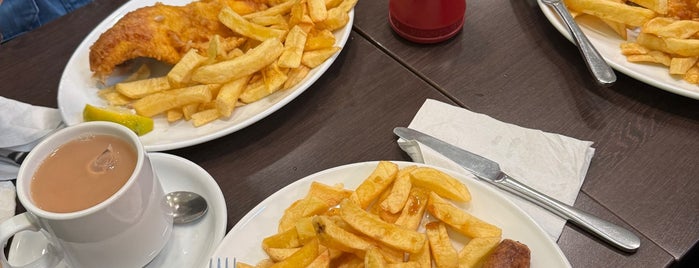 Micky's Fish & Chips is one of Locais salvos de Lalo.