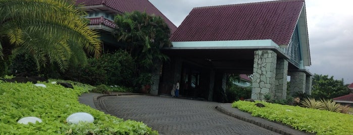 Damai Indah Golf & Country Club BSD City is one of Golf Courses in Jakarta.