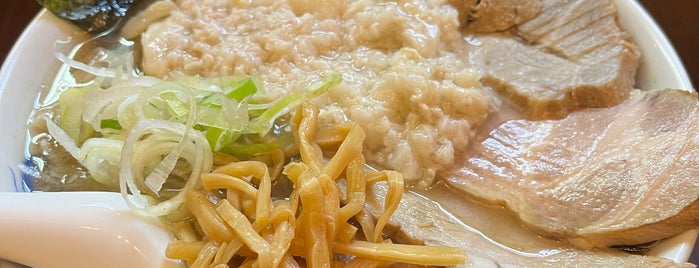 手打ち中華そば 酒田 is one of 食べたいラーメン（神奈川）.