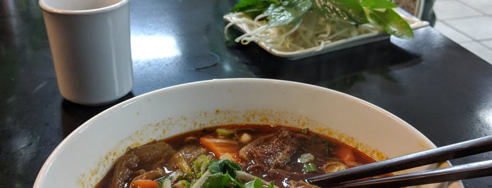 Phở Vy Vietnamese Cuisine is one of Locais curtidos por Edmund.