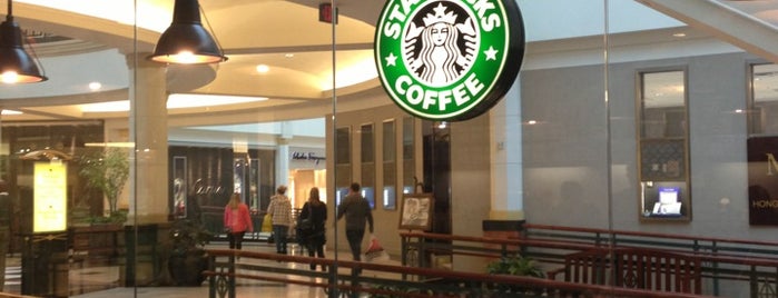 Starbucks is one of Tempat yang Disukai Sorora.