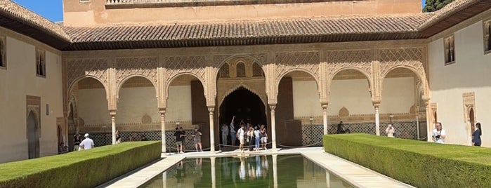 Alhambra De Granada is one of Chris : понравившиеся места.