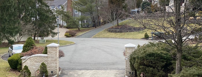 Tony Soprano House is one of Lieux qui ont plu à lino.