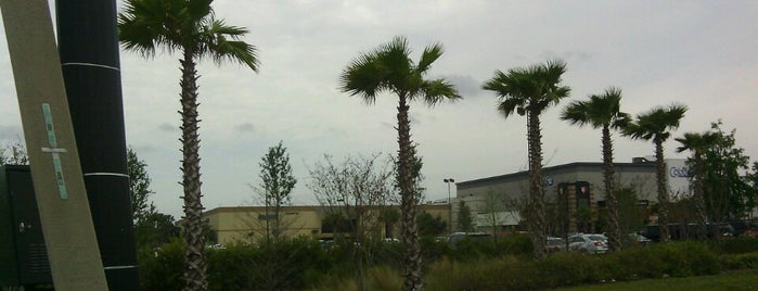 Clearwater Mall is one of Tempat yang Disukai Justin.