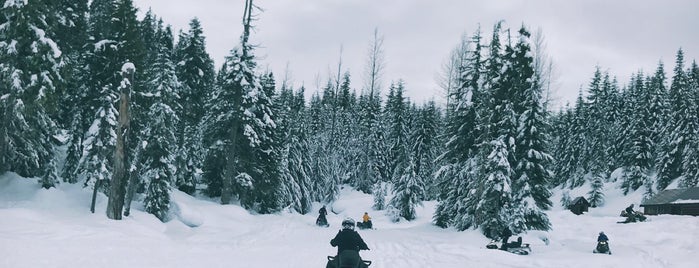 Blackcomb Snowmobile is one of Tempat yang Disukai Rachael.