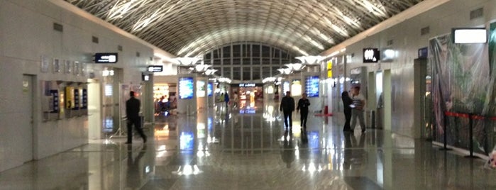 Terminal 1 is one of Posti che sono piaciuti a Ameer.