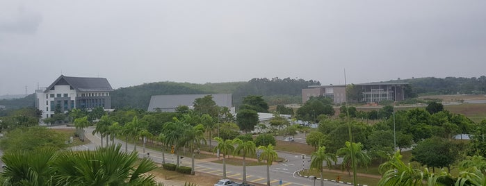 Faculty of Electronic and Computer Engineering is one of UTeM.