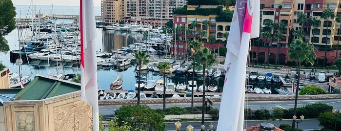 Yacht Club de Monaco is one of BP'ın Beğendiği Mekanlar.