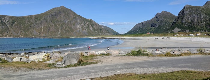 Flakstad beach is one of สถานที่ที่บันทึกไว้ของ Kimmie.