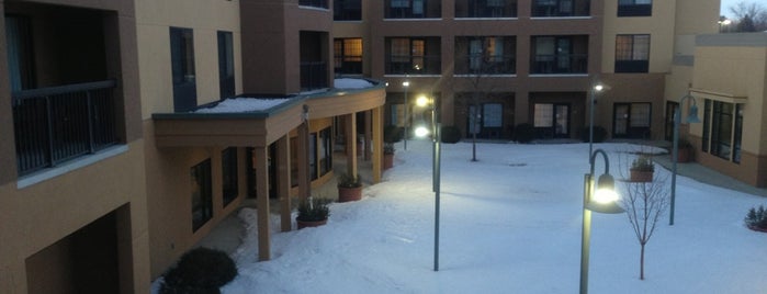 Courtyard by Marriott Fargo Moorhead is one of Matthewさんのお気に入りスポット.