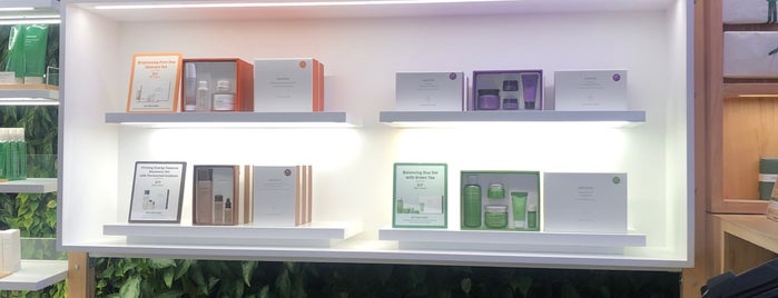 Innisfree is one of Jihさんのお気に入りスポット.