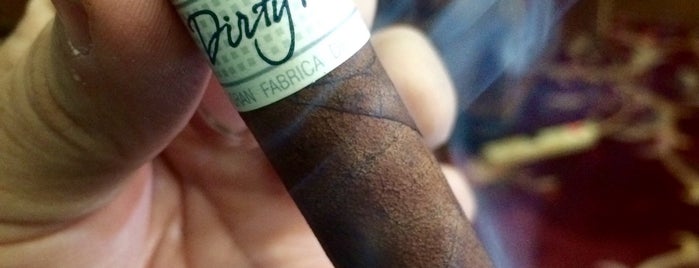 Grapevine Cigar & Tobacco is one of Lugares favoritos de Tracy.