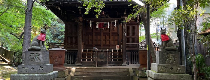 四合稲荷神社 is one of akasaka.