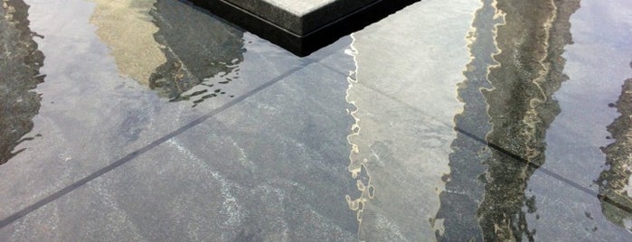 National September 11 Memorial & Museum is one of Em : понравившиеся места.