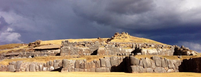 Sacsayhuamán is one of Lima / Cusco.