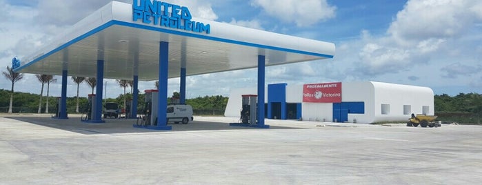 Estación United Petroleum is one of Locais curtidos por Michael.
