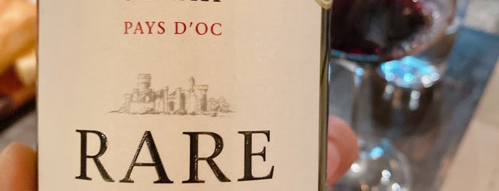 Wine Connection Deli & Bistro (ไวน์ คอนเนคชัน) is one of Locais curtidos por Mike.