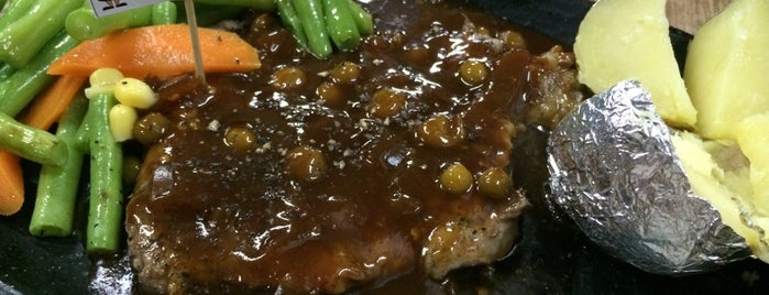 Mama's Steak is one of Janさんのお気に入りスポット.