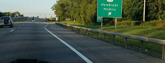 I-90 Exit 48A - Pembroke / Medina is one of สถานที่ที่ Dennis ถูกใจ.