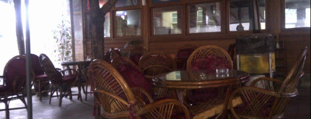 Şahsek Cafe is one of Gül'un Kaydettiği Mekanlar.