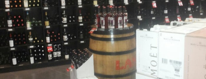 Felipe Motta Wine Store & Deli Clayton is one of Cerveza Beer.