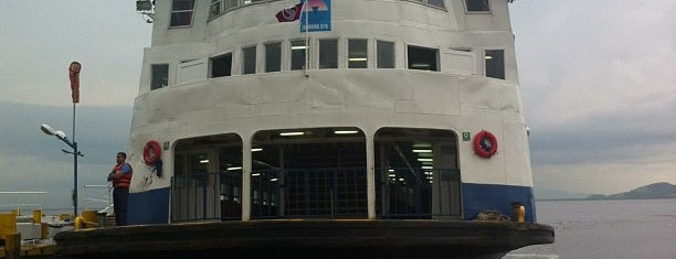 CCR Barcas - Estação Paquetá is one of Tempat yang Disukai Henrique.