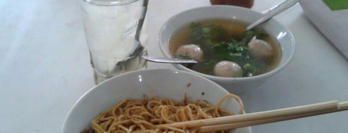 Mie Naripan is one of Must-visit Food in Bandung.