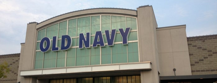 Old Navy is one of สถานที่ที่ Monse ถูกใจ.