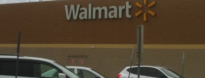 Walmart Supercenter is one of Posti che sono piaciuti a Schmidt.