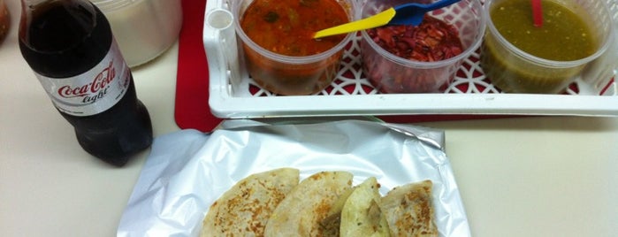 Tacos Don Lacho is one of Locais curtidos por Alejandro.