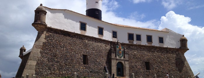 Porto Farol is one of Praias.