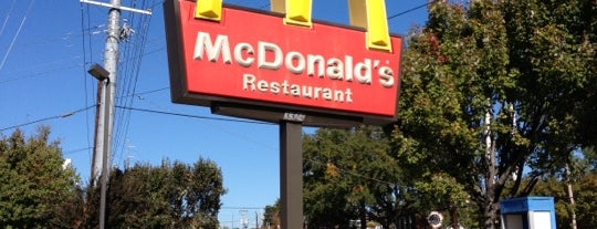 McDonald's is one of Posti che sono piaciuti a Chester.