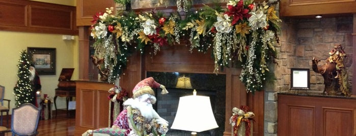 The Inn at Christmas Place is one of Locais curtidos por Stacy.