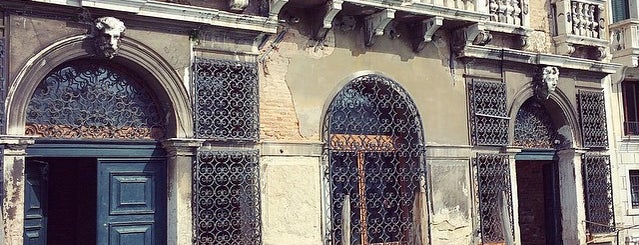 Palazzo Ca'Da Mosto is one of Venice.