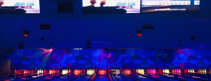 Fort Myer Bowling Center is one of Places To Try.