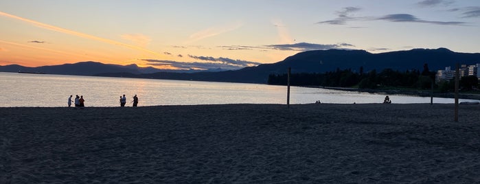 English Bay Beach is one of 吃街.
