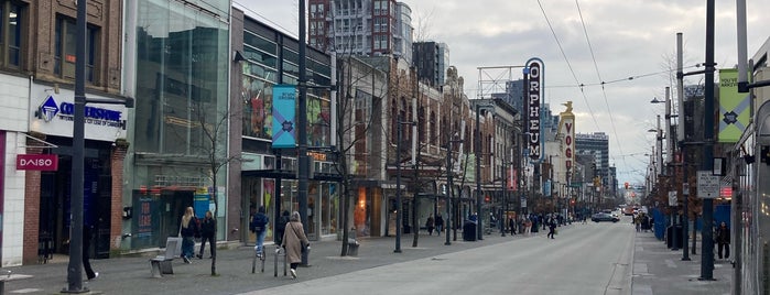 800 Block Granville St is one of Tempat yang Disukai Fabio.