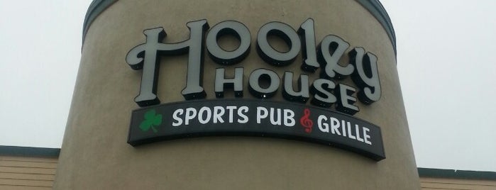 Hooley House Sports Pub & Grille is one of Locais curtidos por Steve.