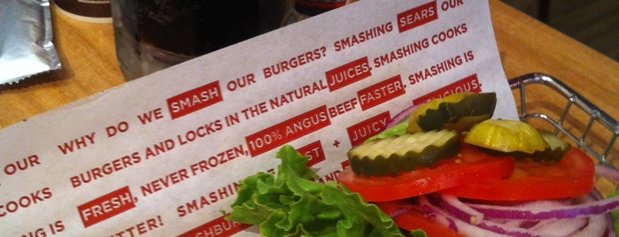 Smashburger is one of สถานที่ที่ KB ถูกใจ.
