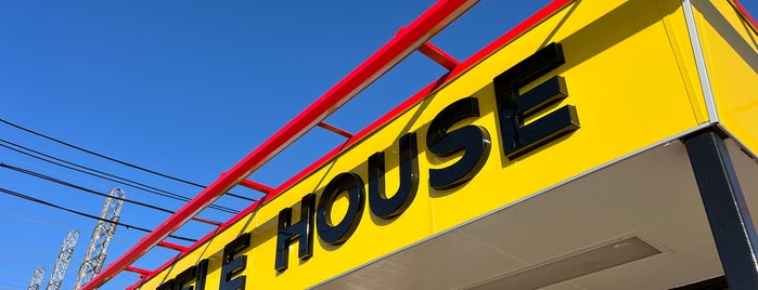 Waffle House is one of Marcos Taccolini - Houston Restaurants.