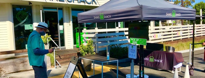 Shake Shack is one of Josh : понравившиеся места.