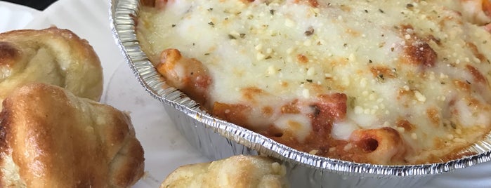 E & L Pizza is one of Posti salvati di Toni.