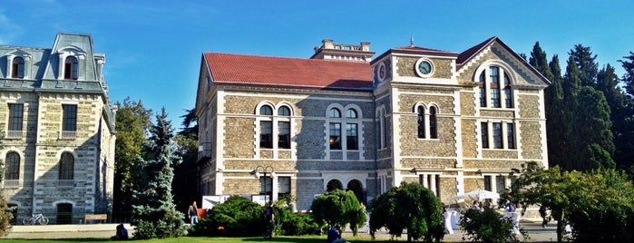 Albert Long Hall is one of Lugares favoritos de Samet.