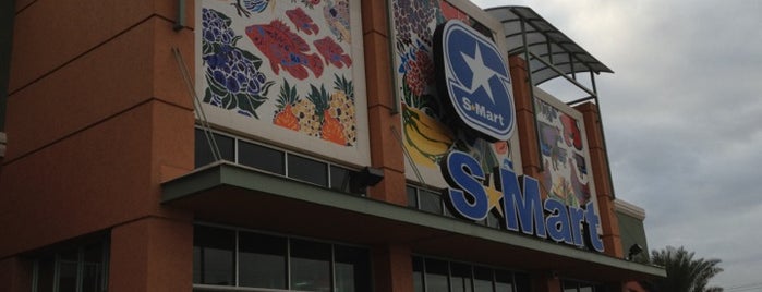 S-Mart is one of Tempat yang Disukai Tanya.