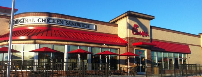 Chick-fil-A is one of Lugares favoritos de Amanda.