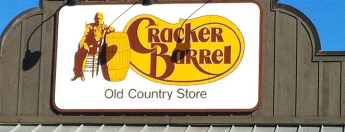 Cracker Barrel Old Country Store is one of favthingsatl 님이 좋아한 장소.