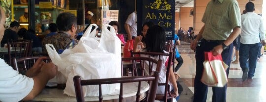 Ah Mei Cafe is one of vanessa : понравившиеся места.