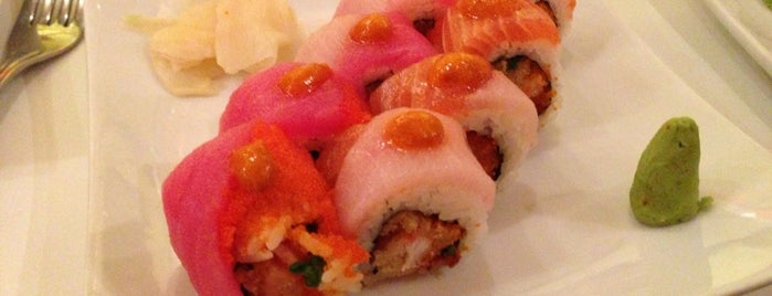 Ta Ca Sushi & Japanese Fusion is one of Lieux qui ont plu à Josh.