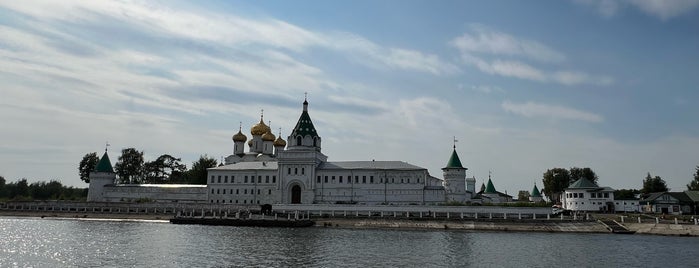 Волга is one of Кострома.