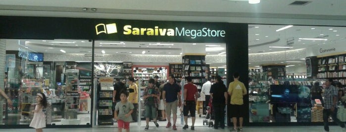 Saraiva MegaStore is one of Centervale Shopping.